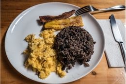 Comida Típica en Costa Rica - Un plato de casado