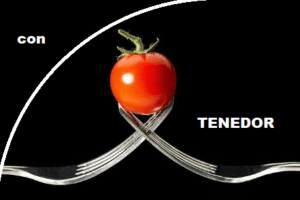 ErePe - Tenedores sosteniendo un tomate